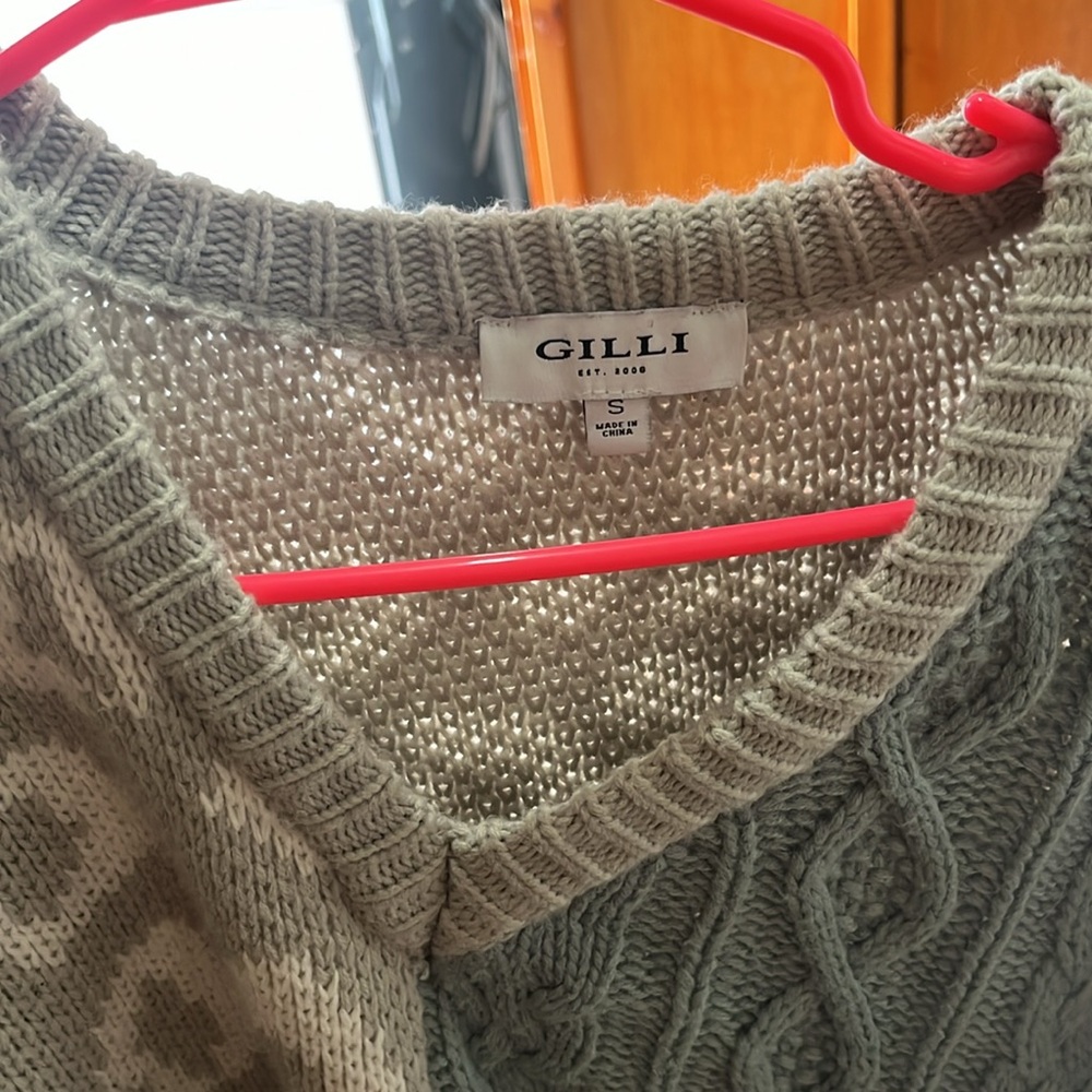 Fun sweater! - Picture 3 of 4